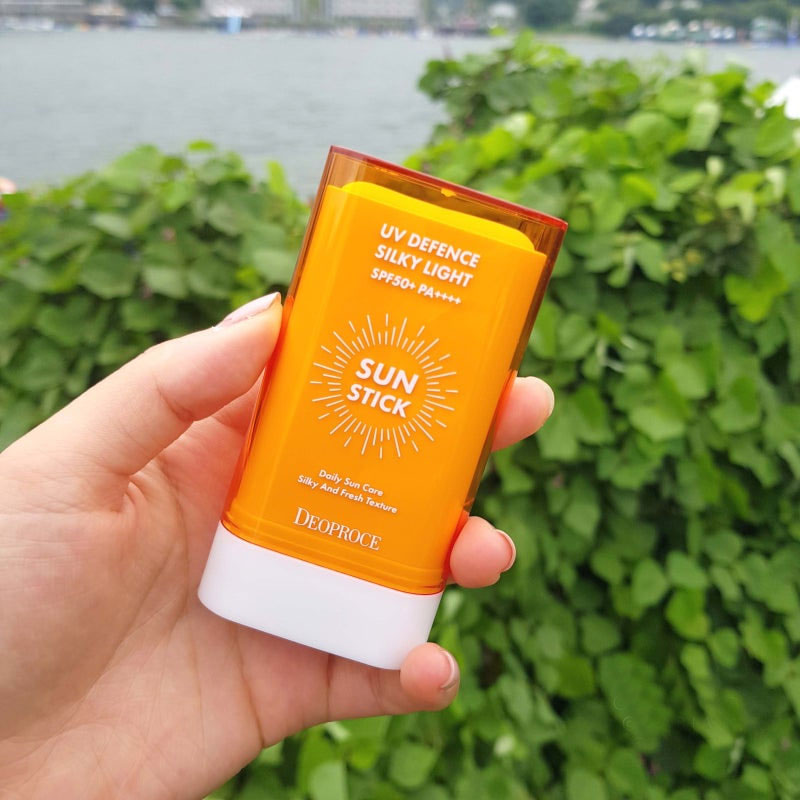 کرم ضد آفتاب استیکی برند دئوپروس